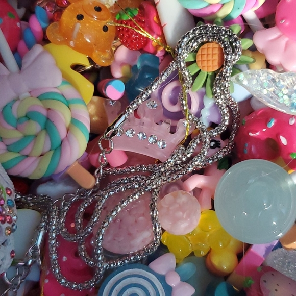 SKULL NECKLACE - Picture 8 of 9